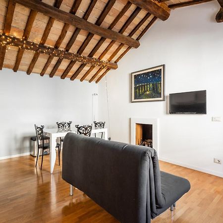 Pavone Centre Romantic Apartment Extérieur photo